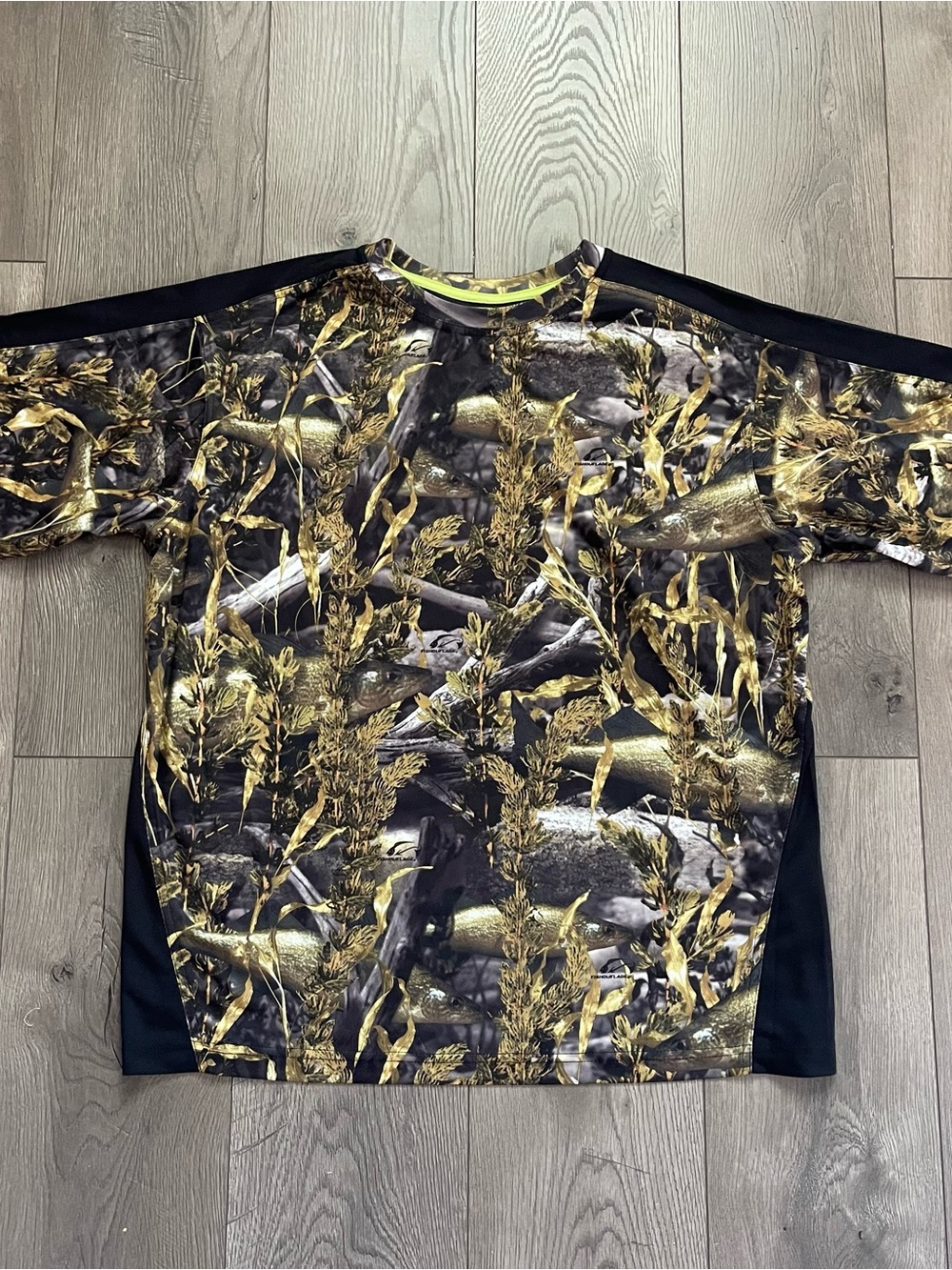 Fishouflage Realistic Fish Camo Print Men's XL Lightweight Short Sleeve Shirt
